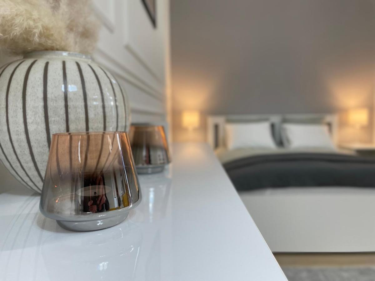 סומבור Apartments Tema מראה חיצוני תמונה