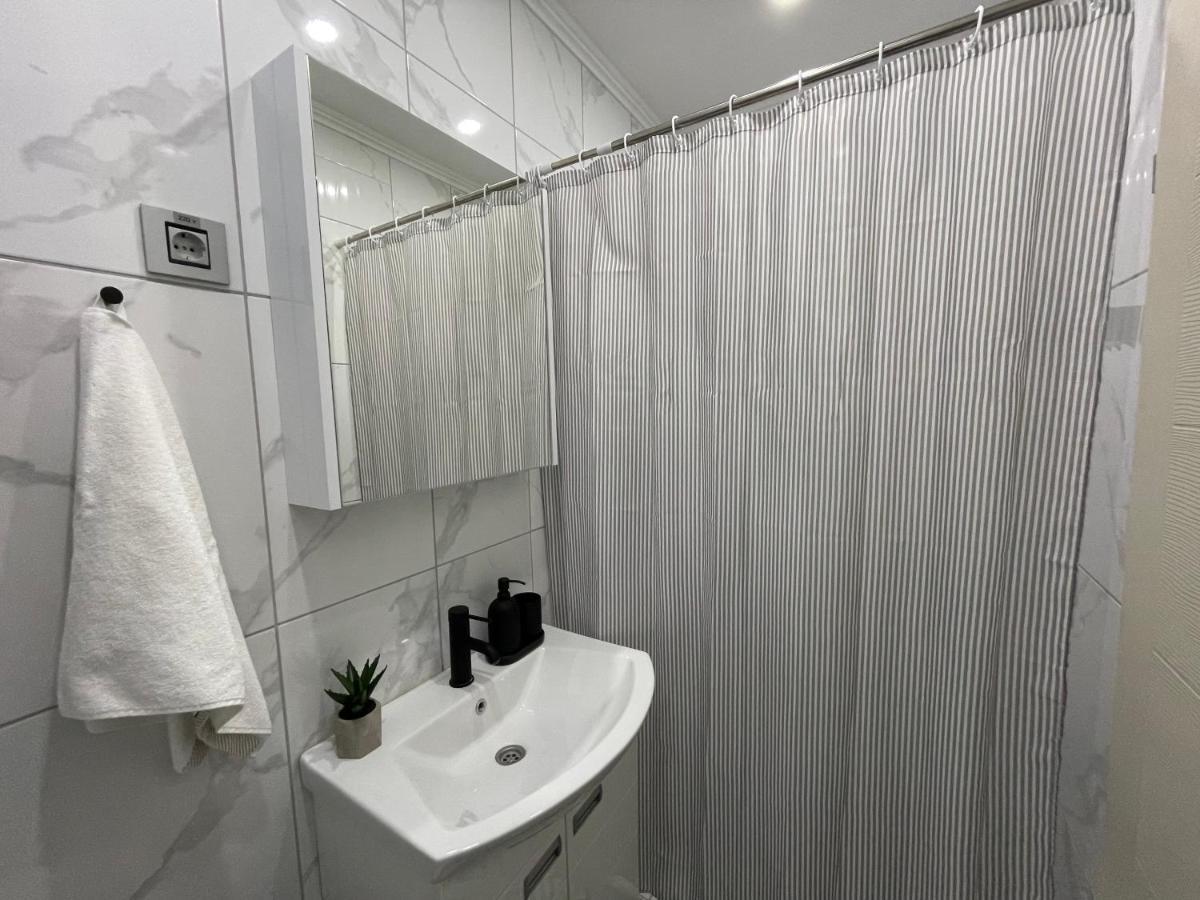 סומבור Apartments Tema מראה חיצוני תמונה