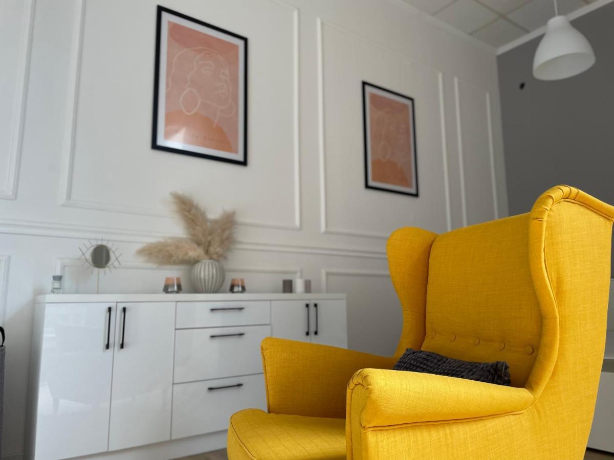 סומבור Apartments Tema מראה חיצוני תמונה