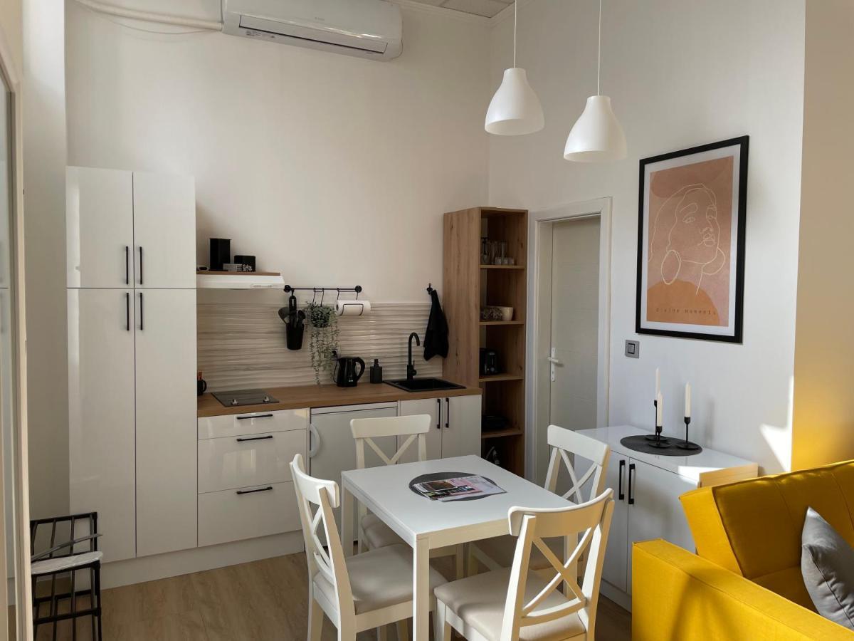 סומבור Apartments Tema מראה חיצוני תמונה