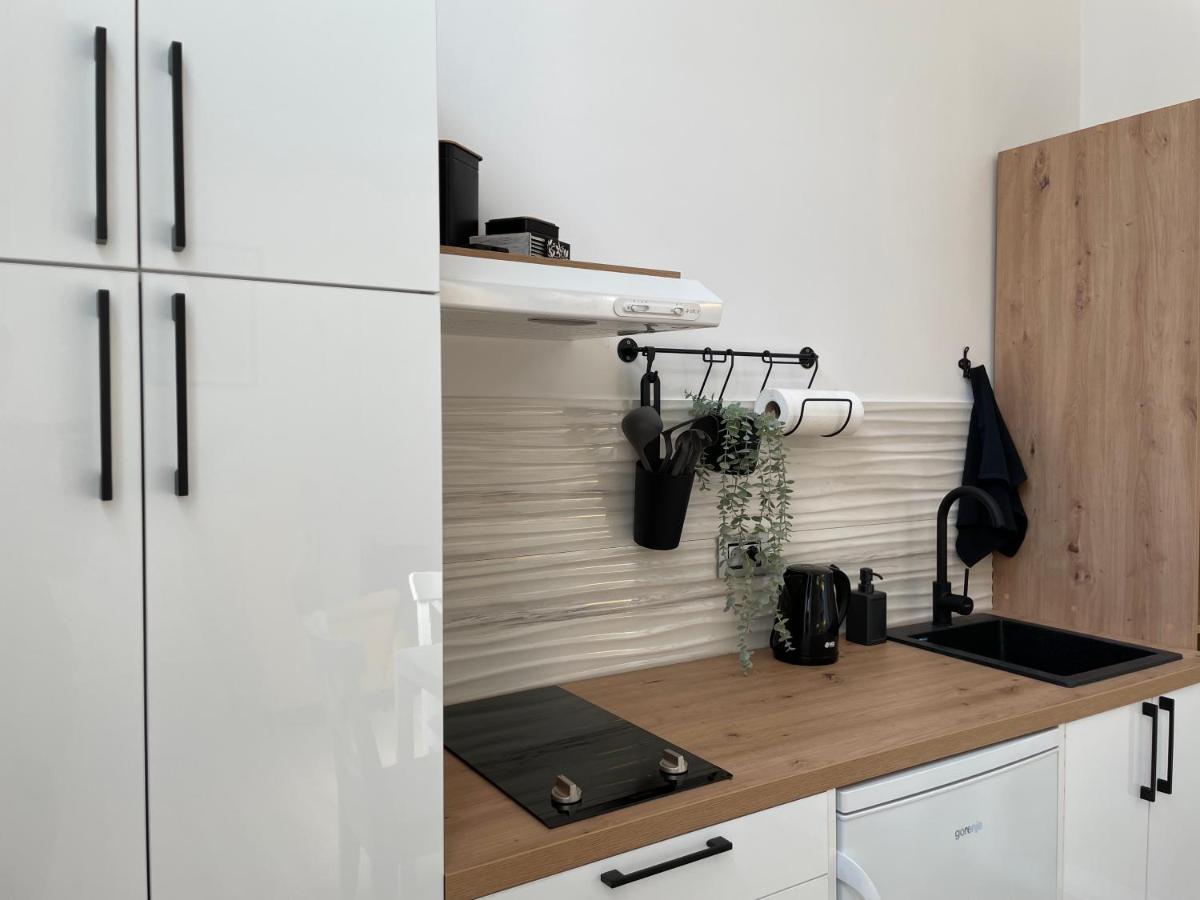 סומבור Apartments Tema מראה חיצוני תמונה