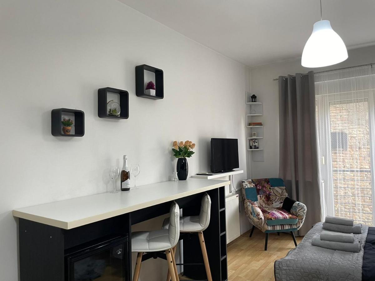 סומבור Apartments Tema מראה חיצוני תמונה